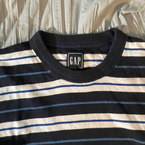 Bundle of 3 GAP shirts. - Picture 10 of 12